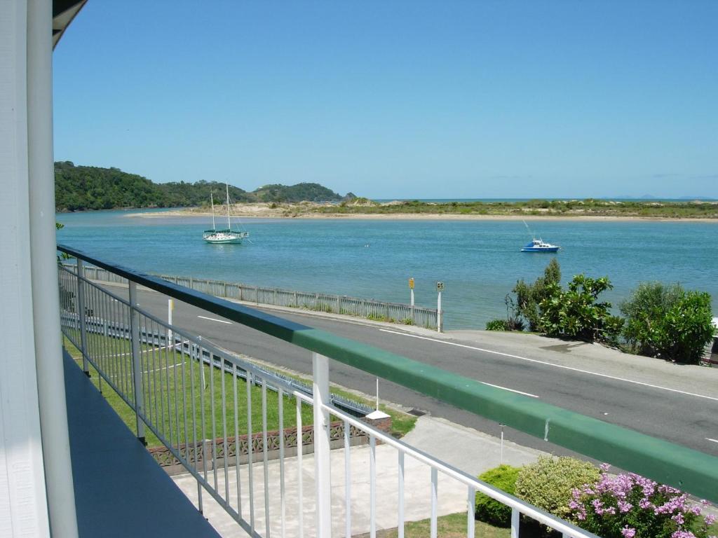 Tutukaka Coast Motor Lodge Ngunguru Rum bild